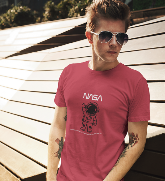 NASA astronaut: Unisex Tshirt